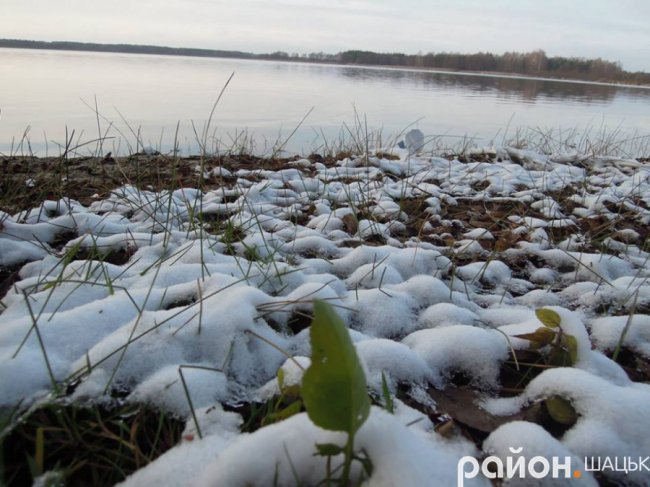 Шацькі озера засипало снігом. ФОТО