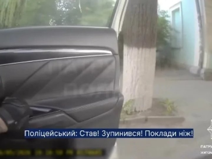 У Житомирі чоловік поранив ножем двох перехожих на вулиці, - поліція