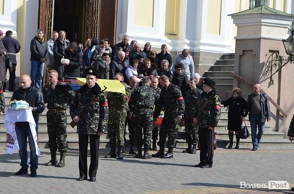 У Луцьку попрощалися ще із одним загиблим бійцем АТО. ФОТО