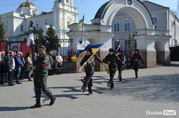 У Луцьку попрощалися ще із одним загиблим бійцем АТО. ФОТО