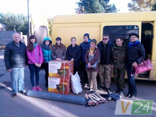 Луцькі дітлахи зібрали чималу передачу для бійців. ФОТО