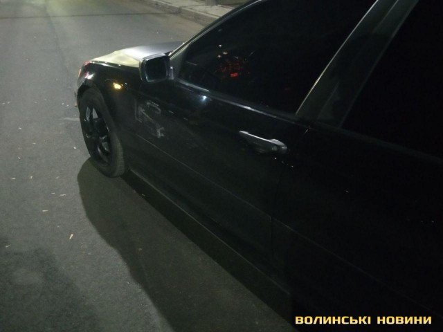 Аварія у Луцьку:  для пасажирки BMW двічі викликали швидку. ФОТО