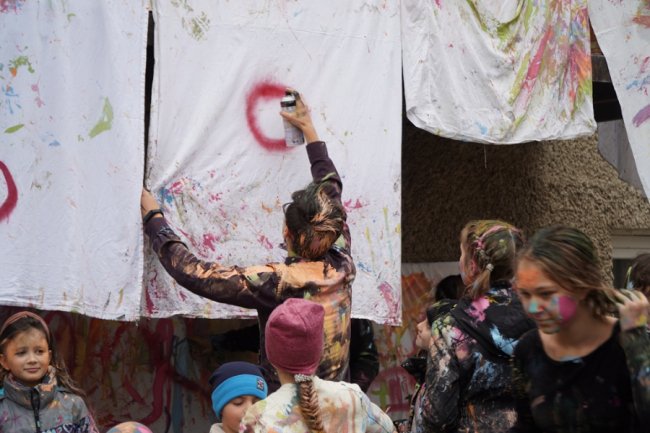 У Луцьку влаштували яскравий мистецький перформанс. ФОТО