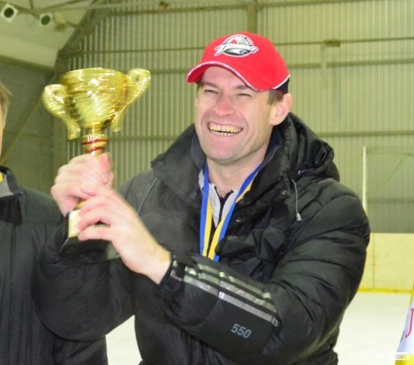 За підтримки УДАРу на Волині визначили кращих хокеїстів. ФОТО*