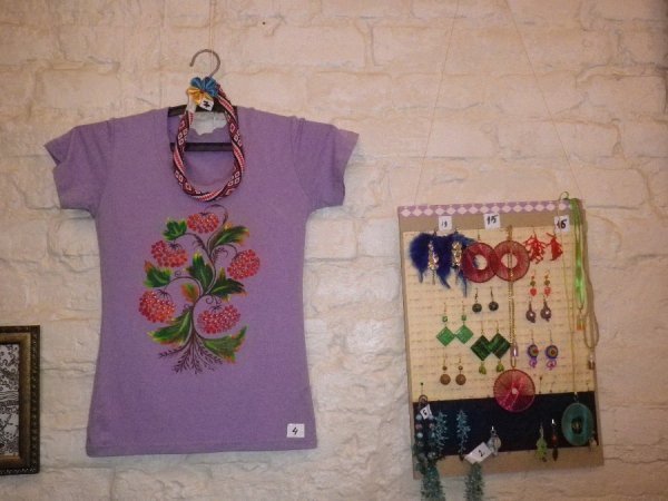 Художники Луцька збирають гроші для «Азову». ФОТО