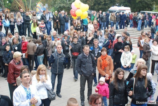 У Луцьку з'їли тисячу порцій вареників. ФОТО