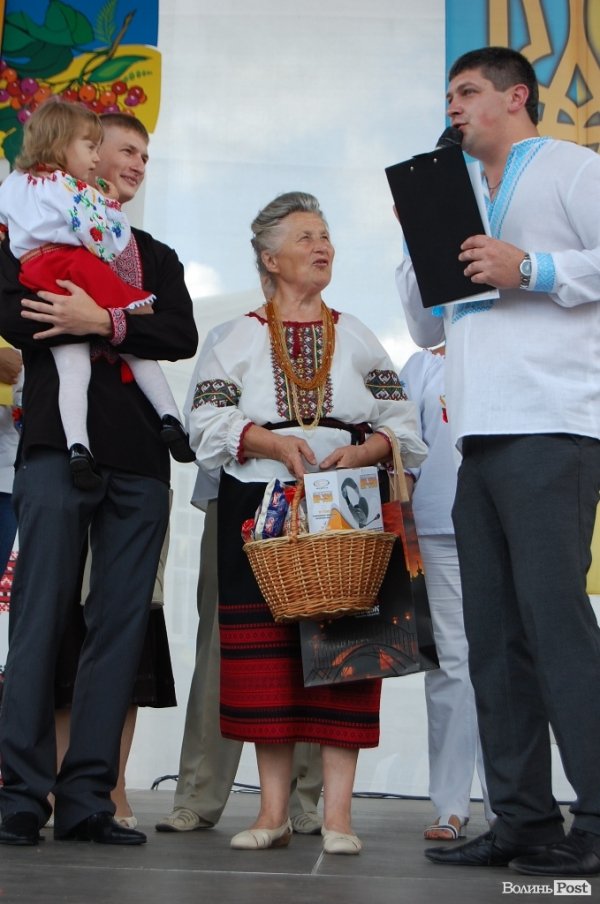 Акція «Українська вишиванка» у Луцьку. ФОТО