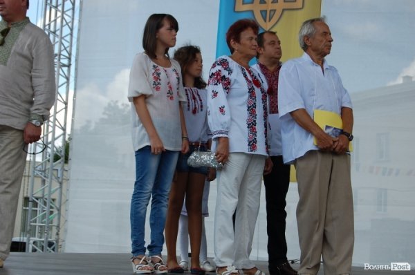 Акція «Українська вишиванка» у Луцьку. ФОТО