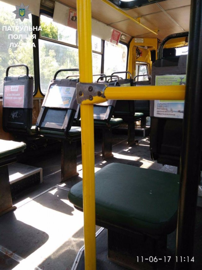 Від удару люди повипадали з маршрутки: подробиці аварії в Луцьку