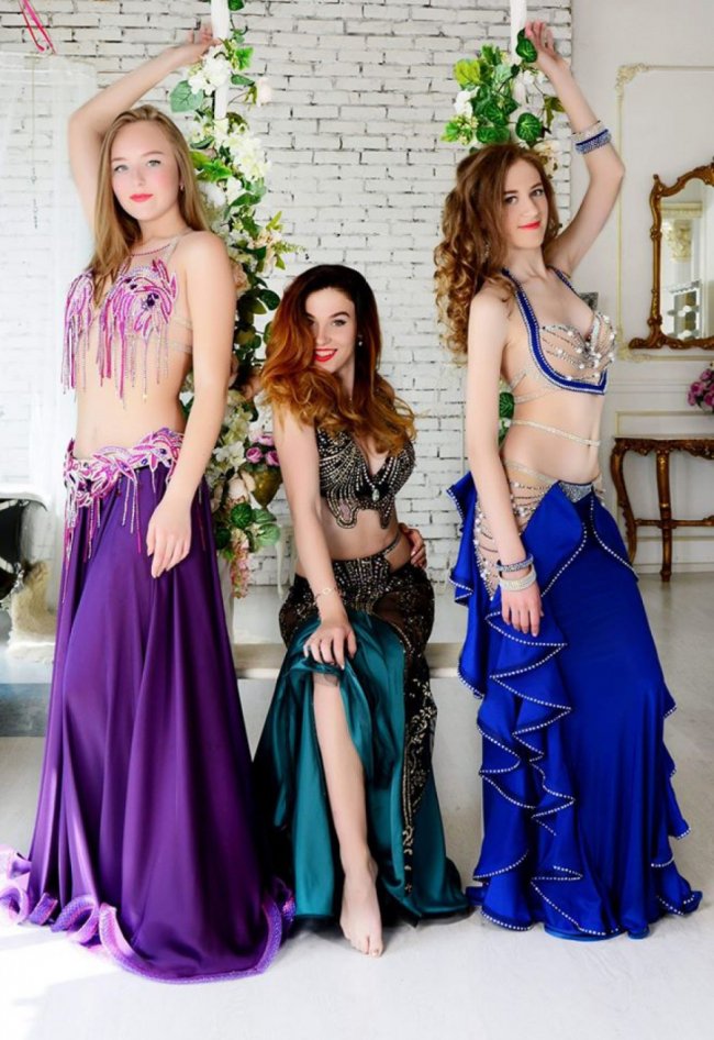 Брат і сестра зі Львова навчають дітей на Волині  східних і народних танців