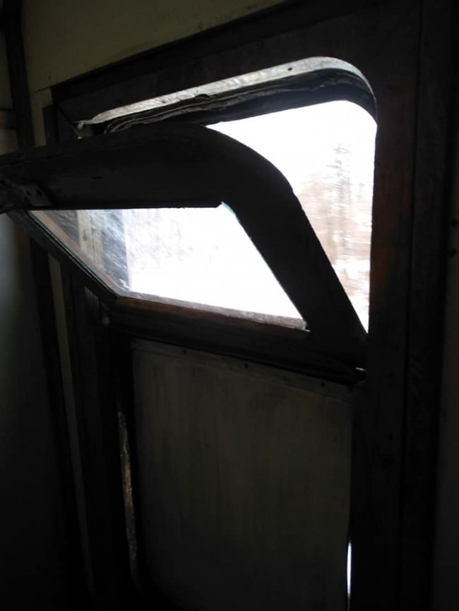 В мережі показали жахливі умови потяга «Ковель-Заболоття». ФОТО