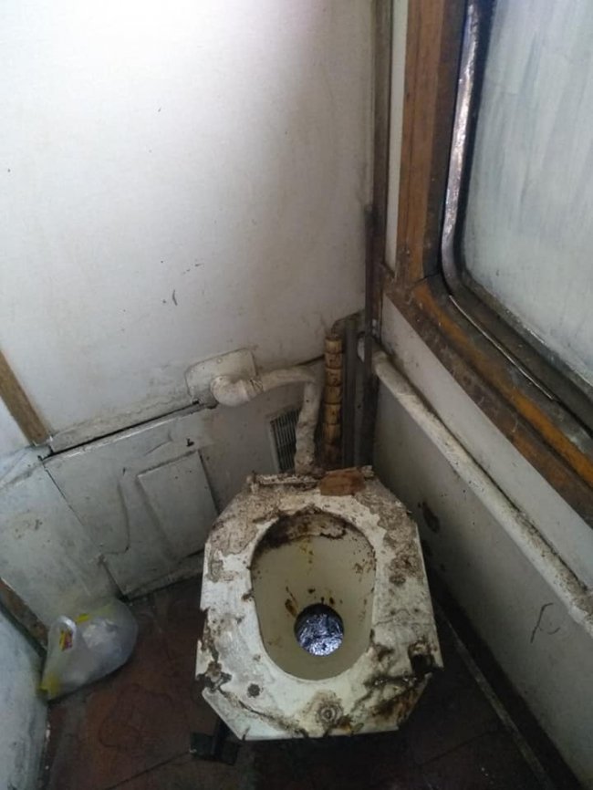 В мережі показали жахливі умови потяга «Ковель-Заболоття». ФОТО