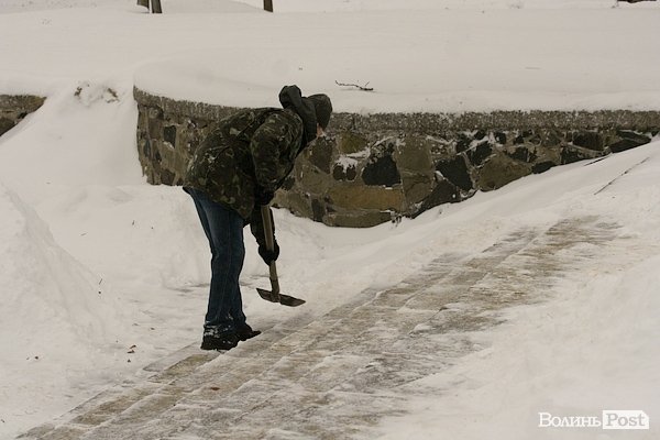 Луцьк засипає снігом. ФОТО