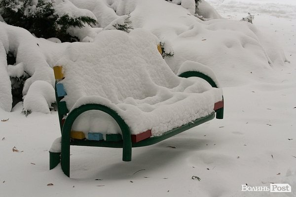 Луцьк засипає снігом. ФОТО