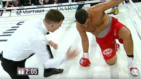 Усик тріумфально нокаутував Родрігеса. ФОТО. ВІДЕО