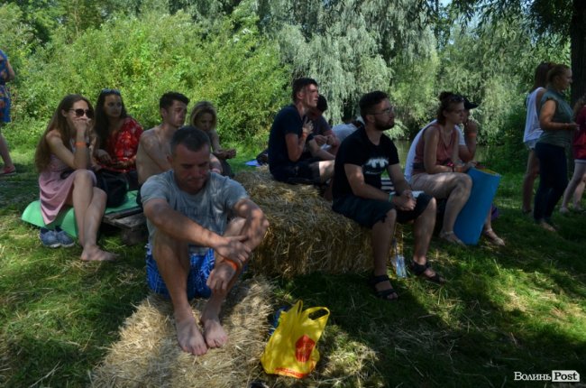 Відомий поет у Луцьку читав вірші про любов та війну. ФОТО