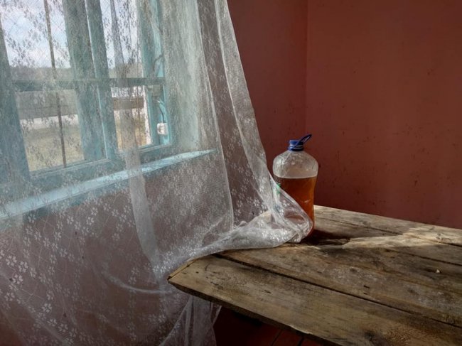 На Волині виборчу дільницю облаштували в хаті-розвалюсі. ФОТО