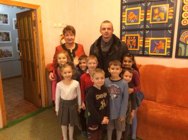 «НацДружини» просять допомогти Маріупольському дитбудинку