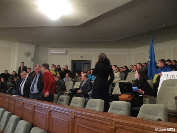 Депутати Волиньради «зірвали» «євроінтеграційну» сесію. ФОТО. ВІДЕО