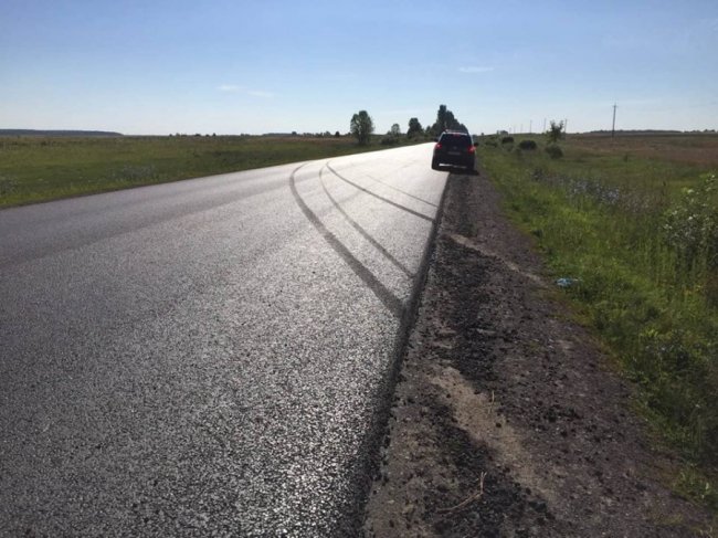 На Волині автомобіль злетів з дороги: загинув чоловік. ФОТО