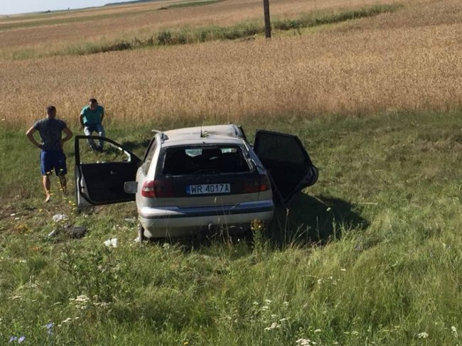 На Волині автомобіль злетів з дороги: загинув чоловік. ФОТО