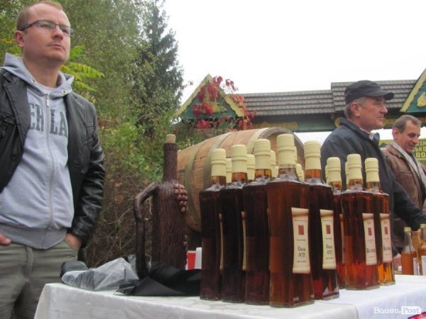 Під Луцьком відкрили єдиний на Волині пам’ятник козакові Мамаю 