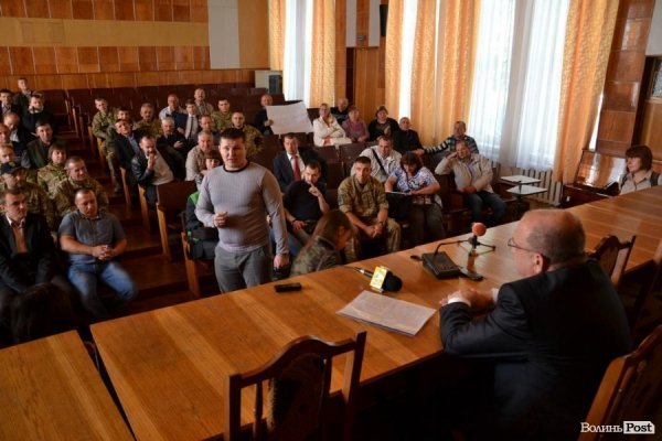 Розпочалася зустріч губернатора Волині з революціонерами