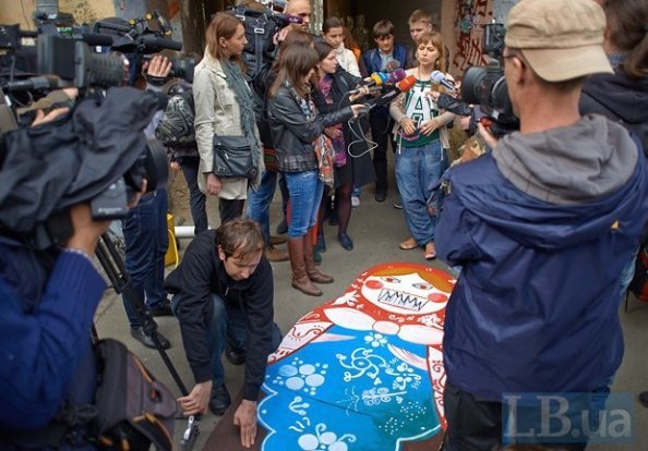 У Києві пікетували компанію, яка видає штрих-коди. ФОТО