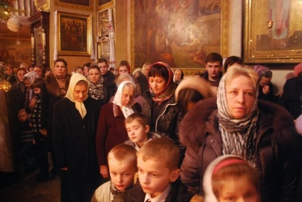 У храмах розпочалися різдвяні богослужіння. ФОТО