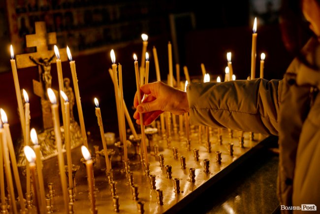 «Вивільнюємося ціною життя Героїв»: у Луцьку попрощалися із Владиславом Недільком. ФОТО