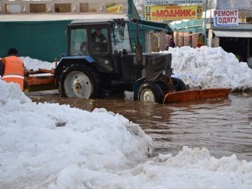 У Києві затоплює вулиці. ФОТО