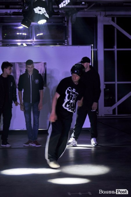 Свято краси і моди: як мийку в Луцьку перетворили на модний подіум