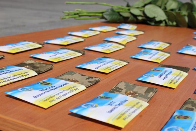 Випускники луцького університету отримали офіцерські погони. ФОТО