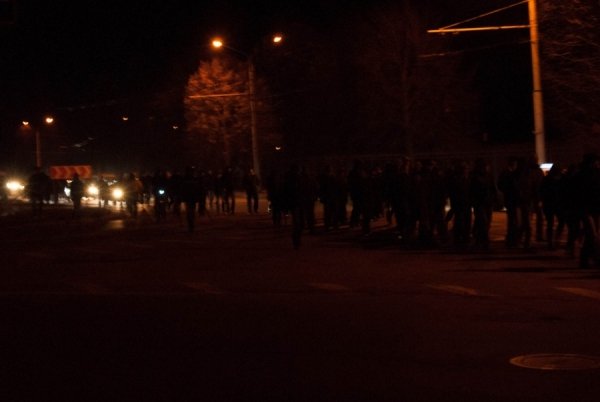 Фото нічного бунту в Луцьку