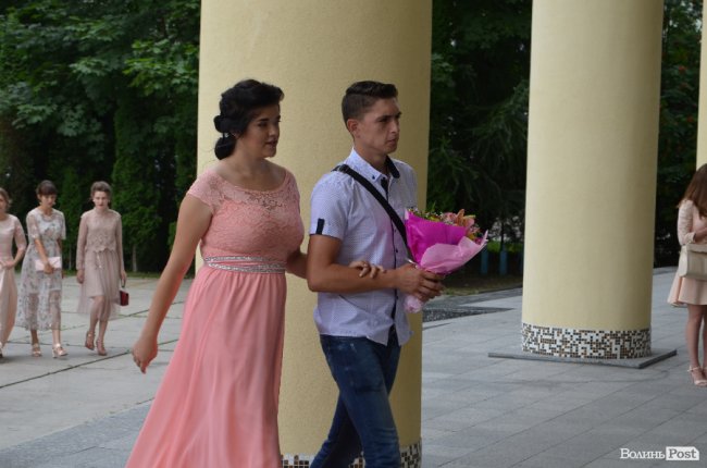 «Ви наша надія»: у луцькому педколеджі – випускний. ФОТО