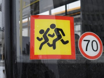 Волинські громади отримали 3 шкільні автобуси