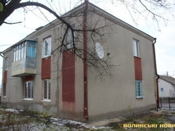 Грибок і тріщини: лучани вимагають відремонтувати будинок