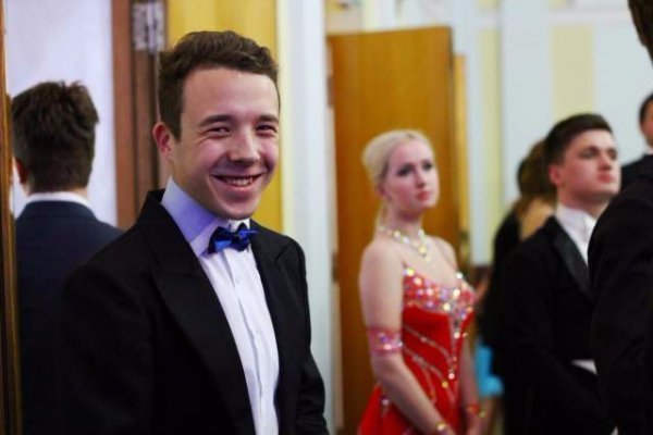 Луцькі студенти під час проведення Віденського балу збирали кошти на благодійність. ФОТО