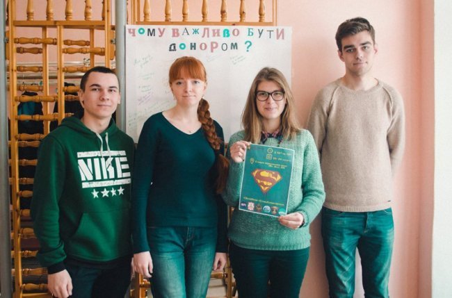 У Луцьку десятки небайдужих здали кров для військового госпіталю