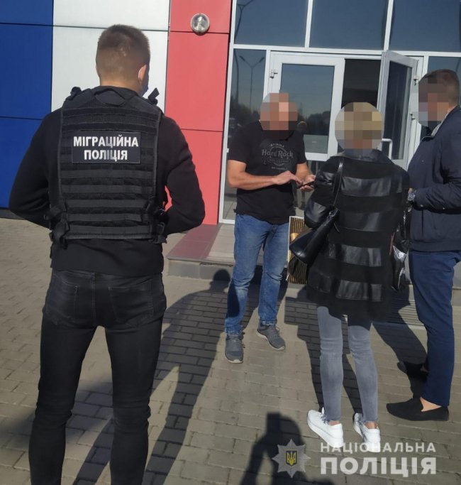 На волинському підприємстві працювали четверо іноземців-нелегалів