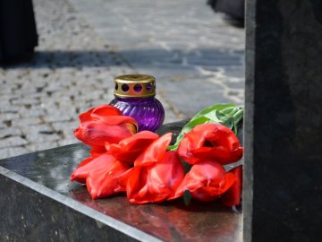 Чорний день Чорнобиля: у Луцьку вшанували пам'ять жертв аварії на АЕС. ФОТО