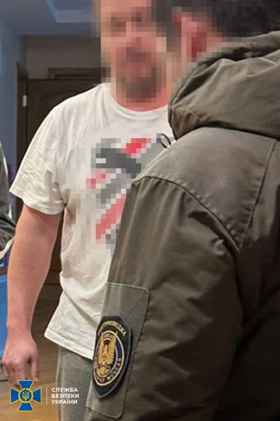 Директор театру у Кропивницькому за хабарі бронював «акторів» від мобілізації