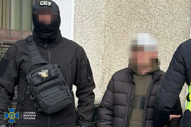 Директор театру у Кропивницькому за хабарі бронював «акторів» від мобілізації