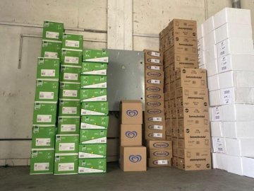 На «Ягодині» у фурі серед «гуманітарки» знайшли контрабанду на понад 2,5 мільйона гривень. ФОТО