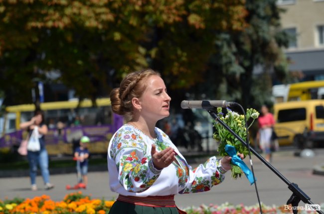 З квітами і віршами: у Луцьку вшанували пам'ять Лесі Українки