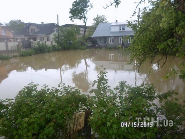 Велика вода на Західній Україні. ФОТО