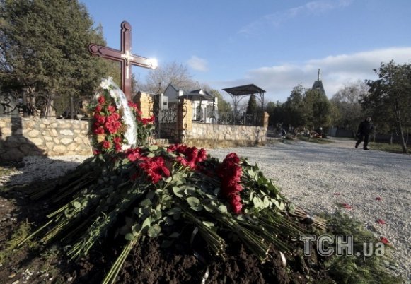 ЗМІ оприлюднили фото ймовірної могили Януковича-молодшого в Криму. ФОТО