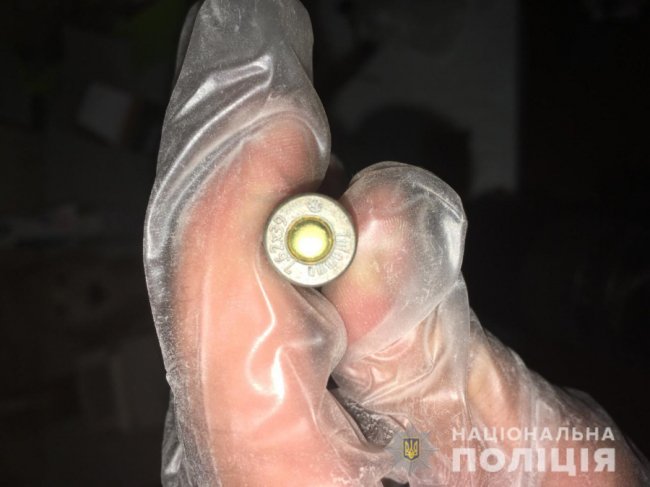 Поліцейські вилучили у волинян приховані набої. ФОТО