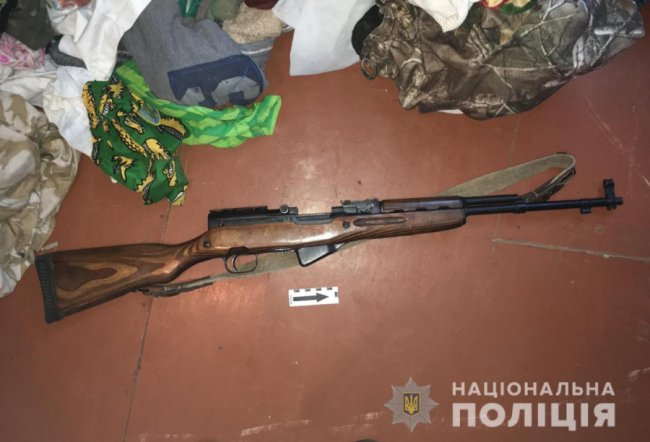 Поліцейські вилучили у волинян приховані набої. ФОТО