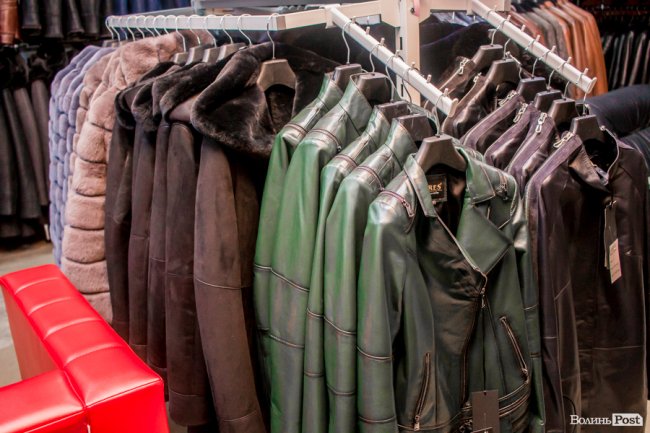 Магазин «Steel» у центрі Луцька пропонує шалені знижки на шкіру та хутро*